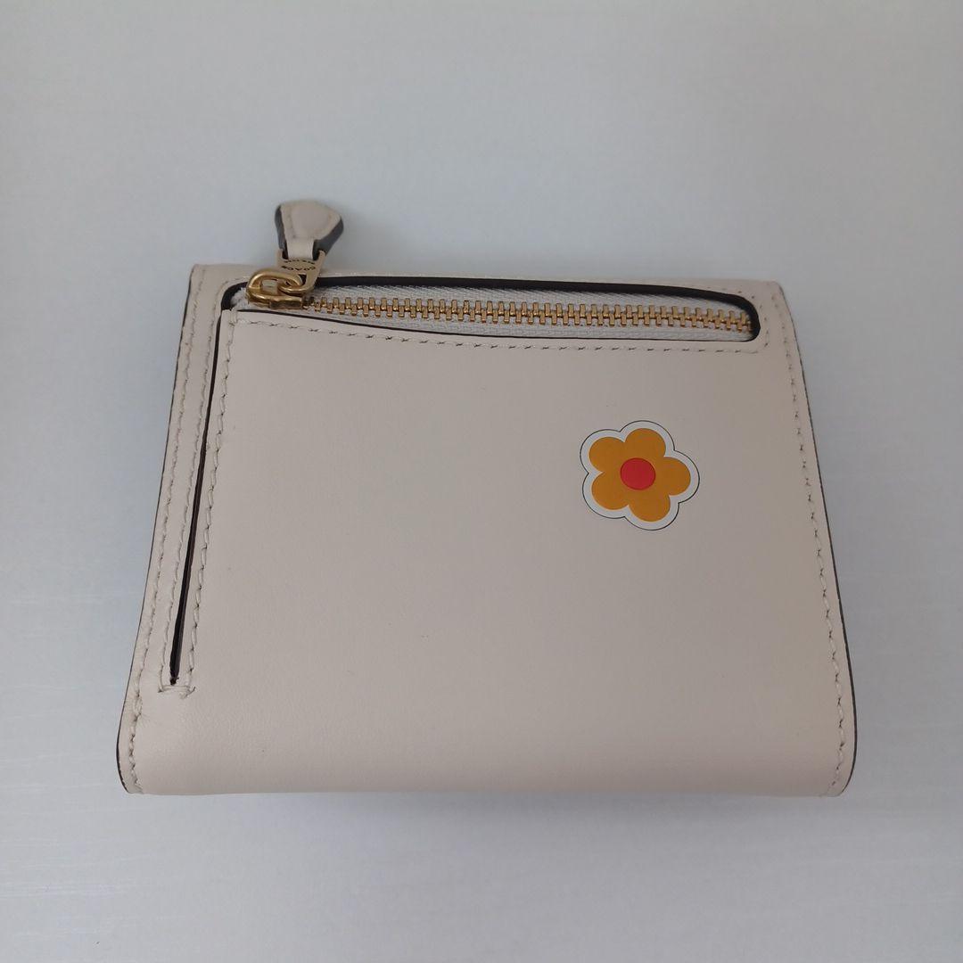 コーチ ミラ スモール フラップ ウォレット・ステッカー プリント