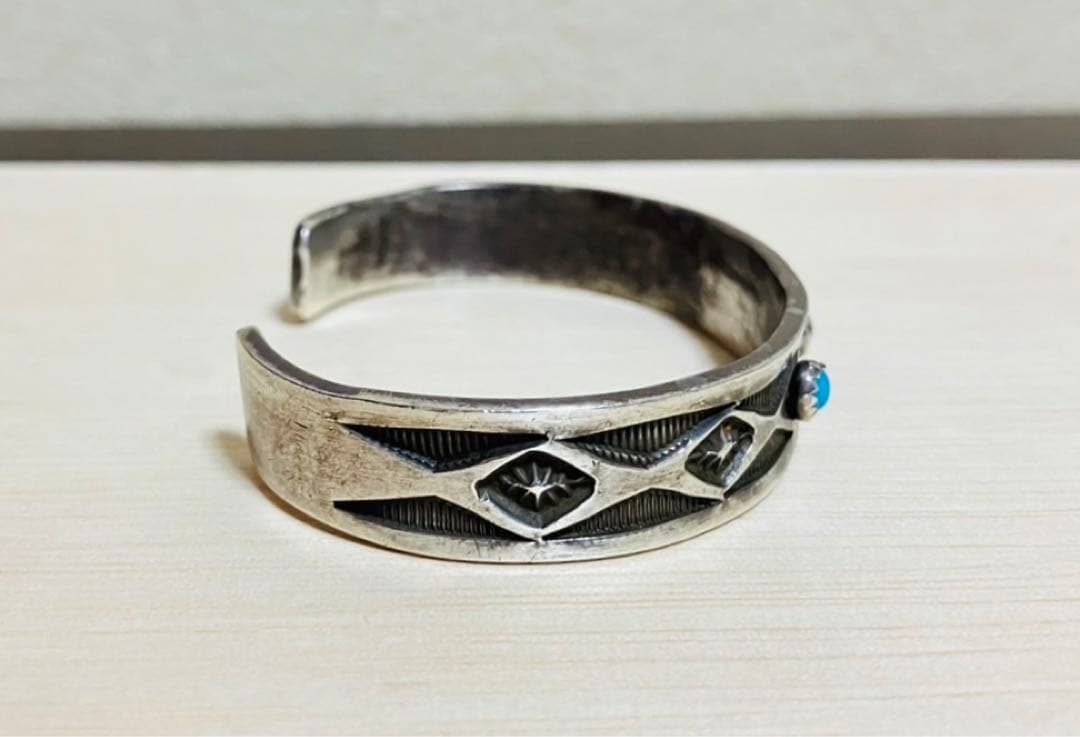 ナバホ族　バングル　スターリング　ターコイズ　スタンプワーク
