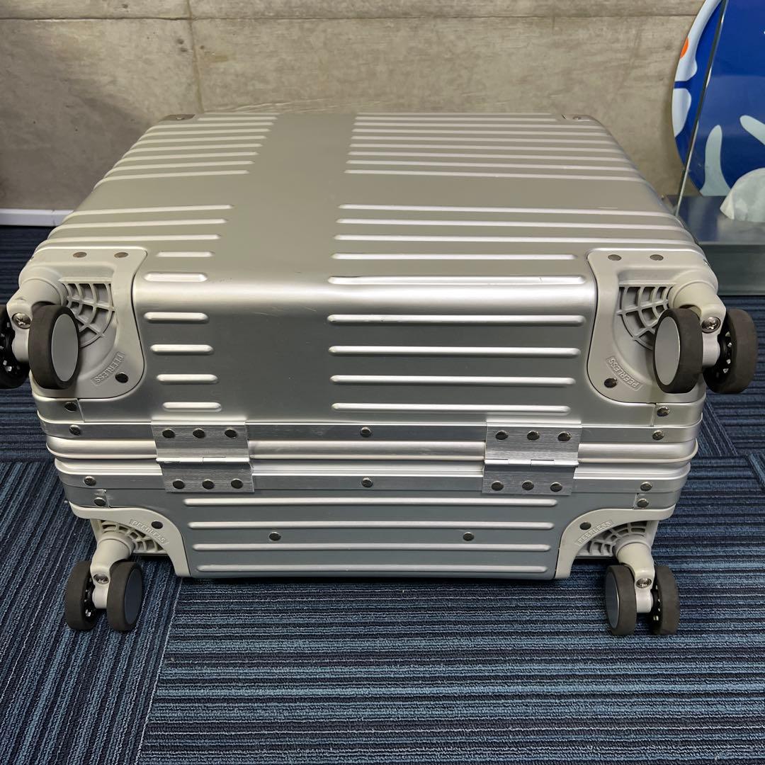 イノベーター　42L アルミニウム キャリーケース 美品
