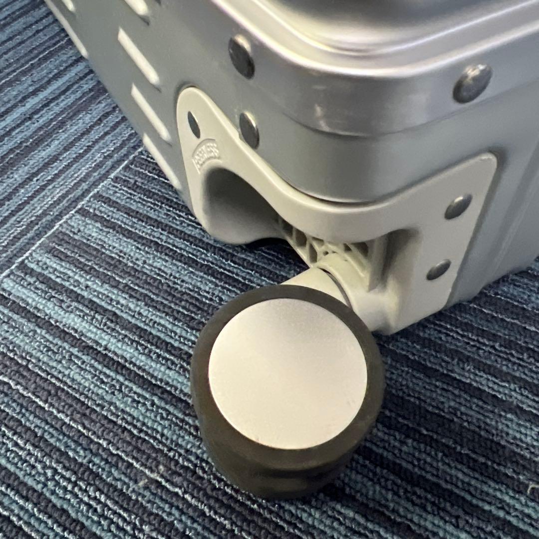 イノベーター　42L アルミニウム キャリーケース 美品