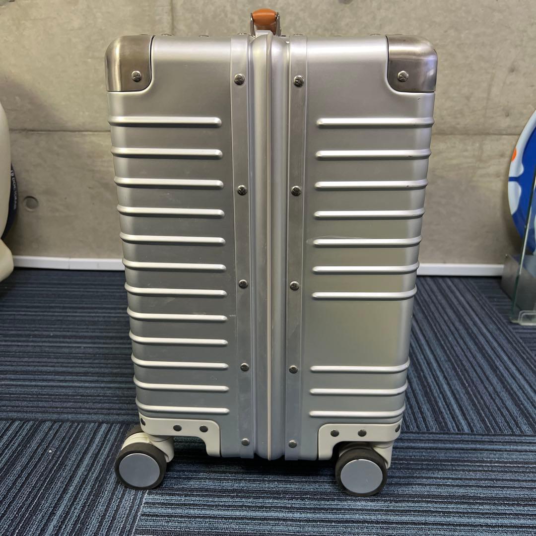 イノベーター　42L アルミニウム キャリーケース 美品