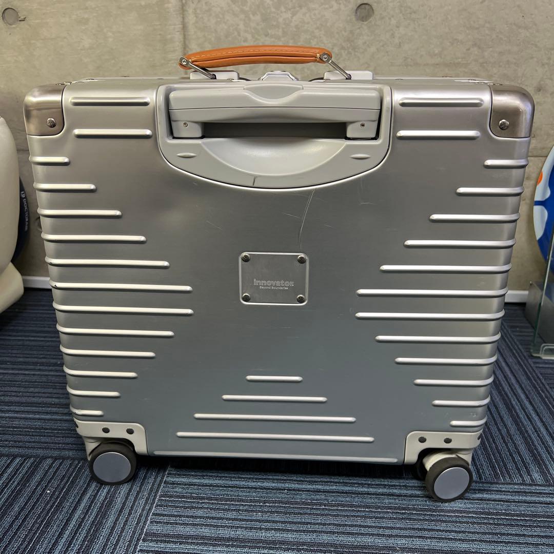 イノベーター　42L アルミニウム キャリーケース 美品