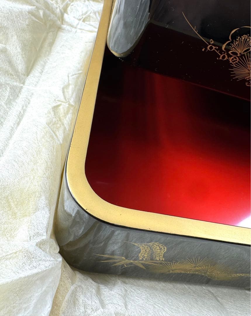 257 輪島塗　松竹梅沈金　二段重　未使用品　共箱　共布