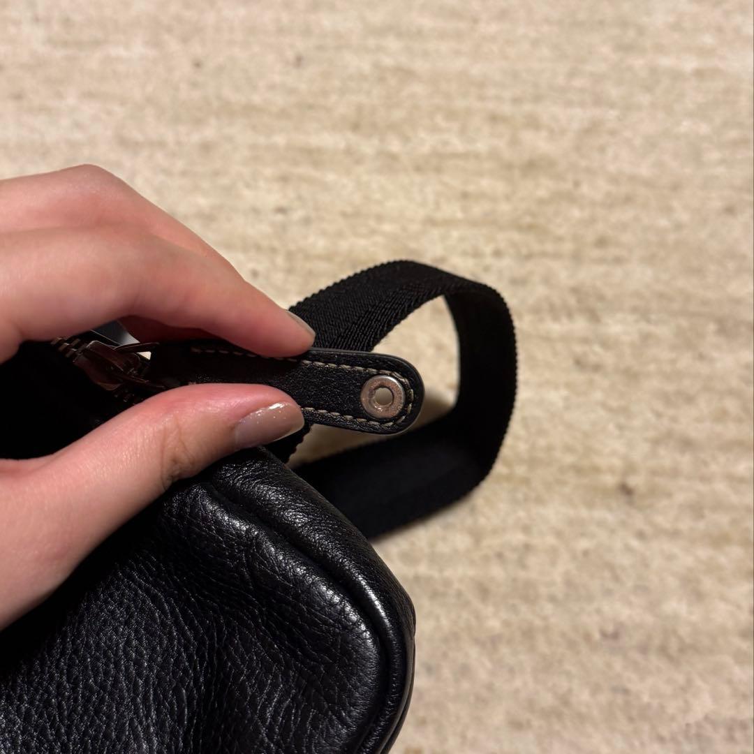 GUCCI ボディバッグ レザー 革 バッグ