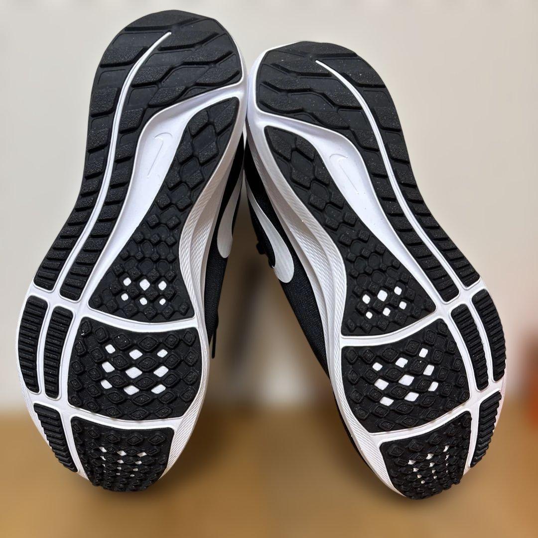 【新品】Nike Air Zoom ペガサス 39 ブラック/ホワイト 24.5