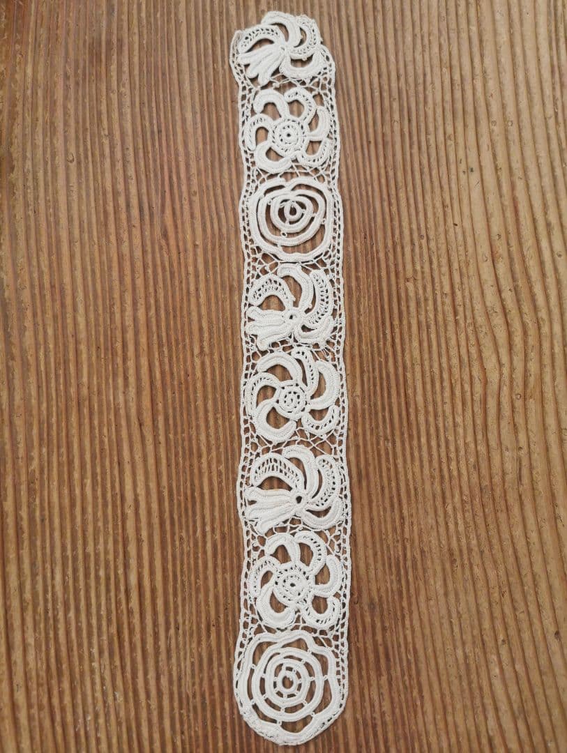 アンティーク アイリッシュクロシェレース 草原の花 多層手編みランナー 付け襟