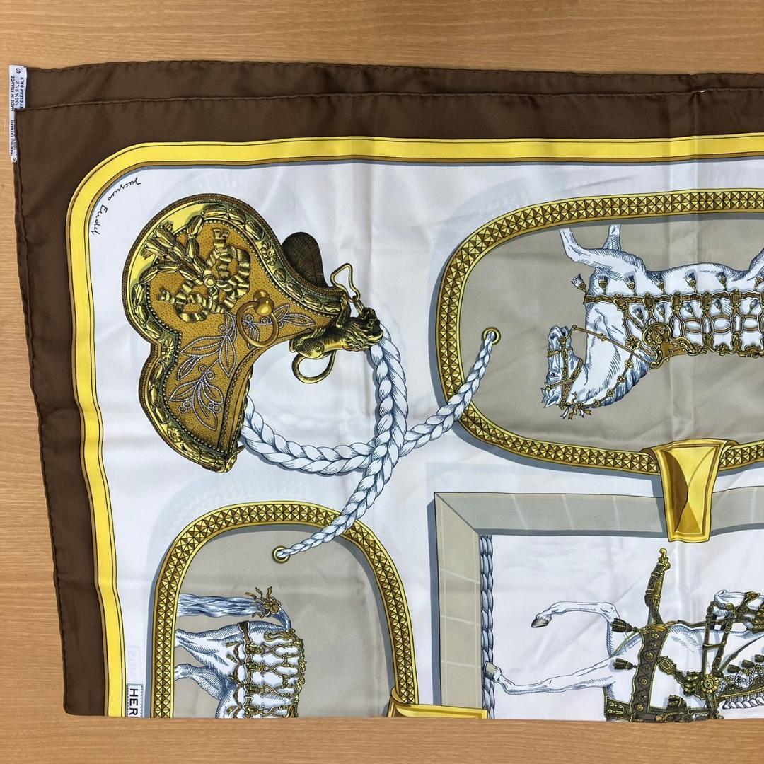 エルメス　カレ90　盛装の馬