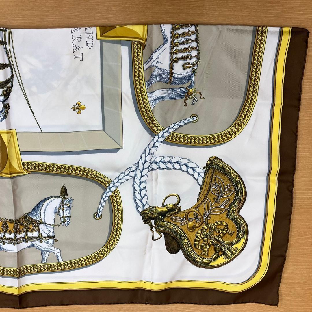 エルメス　カレ90　盛装の馬