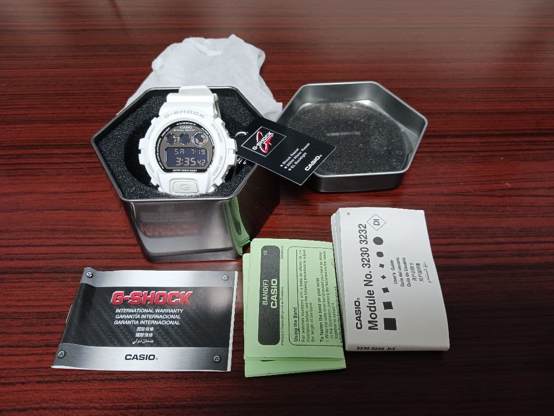 ソ*ン様 [カシオ] 腕時計 ジーショック DW-6900NB-7DR ホワイト