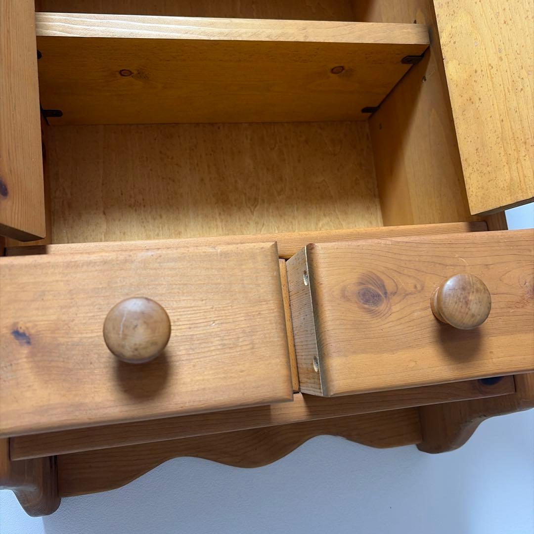 週末大特価‼️木製カントリー風収納キャビネット　お値打ち品‼️