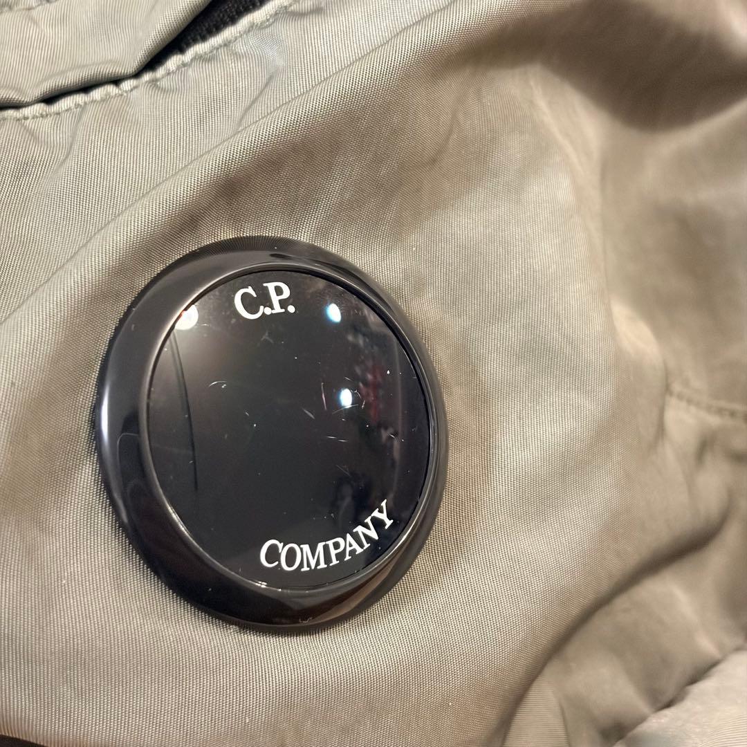 美品 C.P. COMPANY ボディバッグ レンズ付き シェルポーチ オリーブ