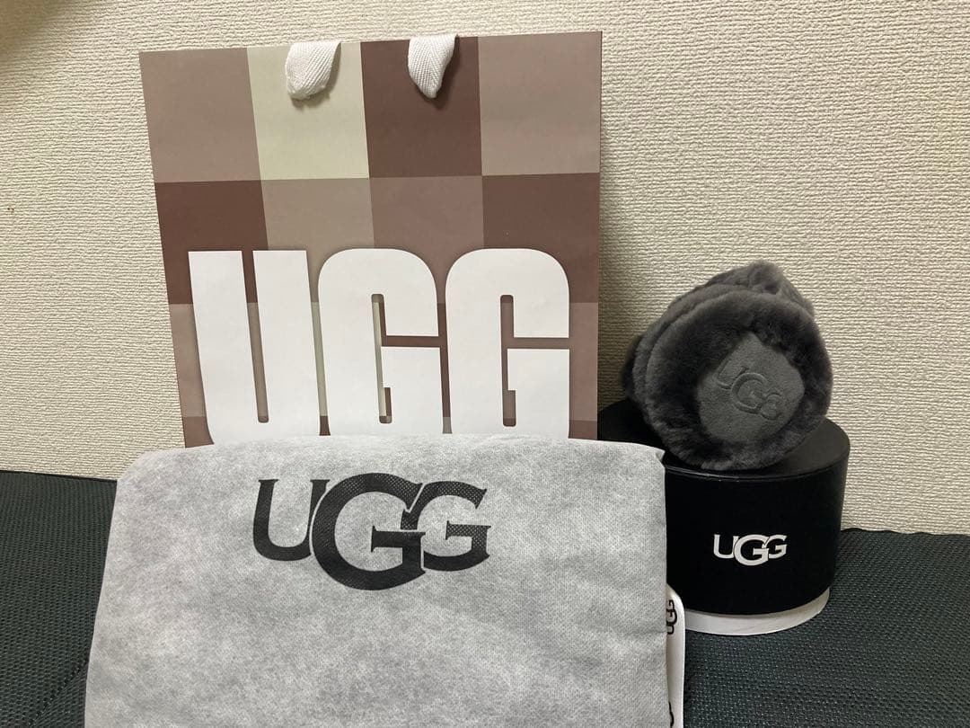 UGG グレー イヤーマフ ギフトバッグ付き