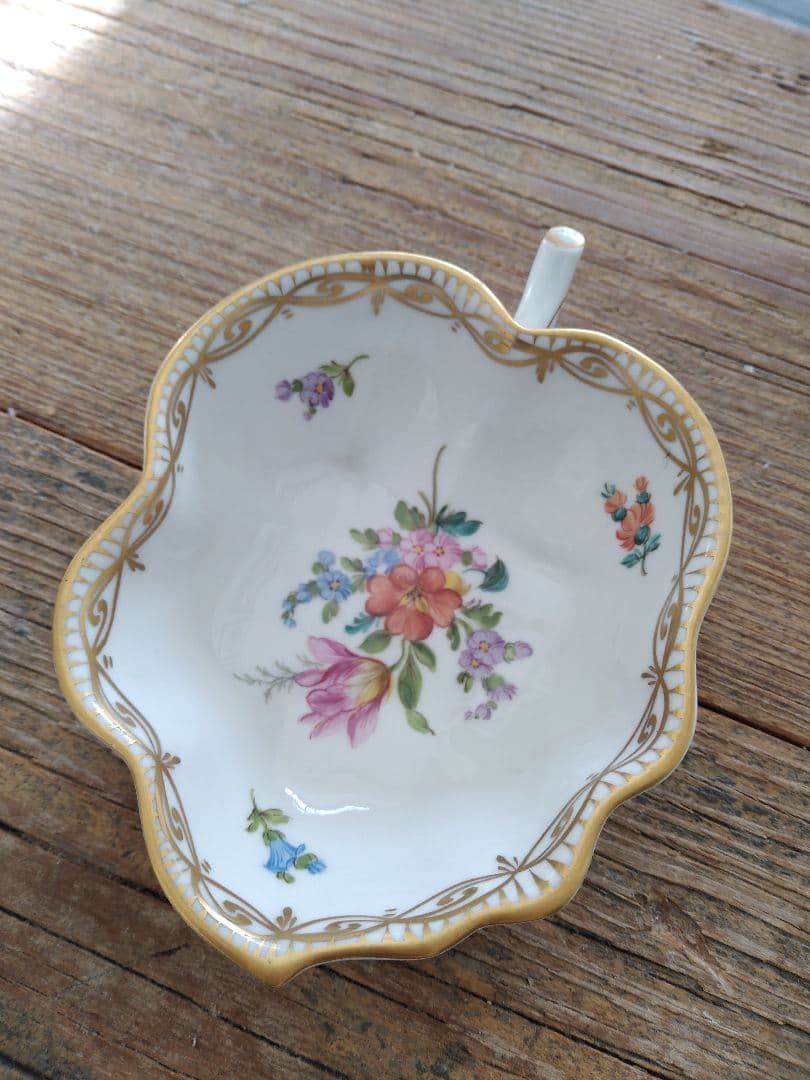 Dresden Large Leaf Trinket ドレスデン葉型器 (大）