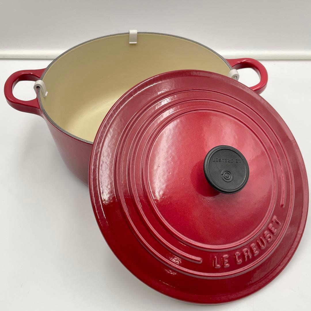 極美品　ルクルーゼ ココット ロンド　22cm バーガンディ　廃盤色