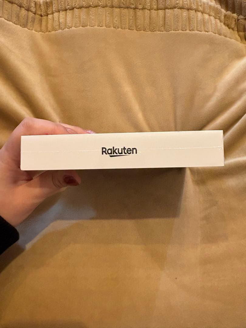 ♦︎Rakuten Hand 5G P780 ホワイト 未開封 SIMフリー