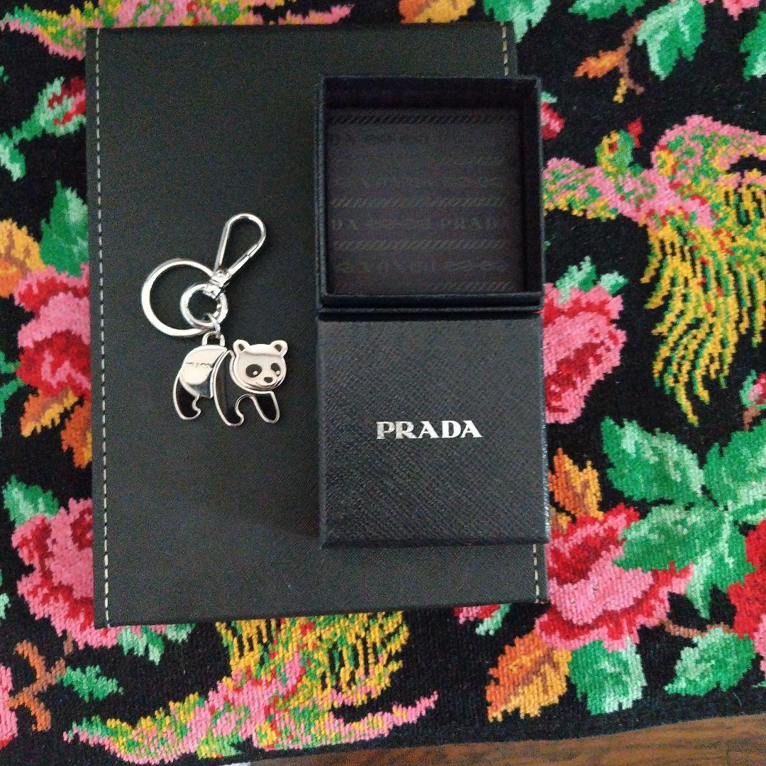 ★PRADA パンダキーホルダー シルバー