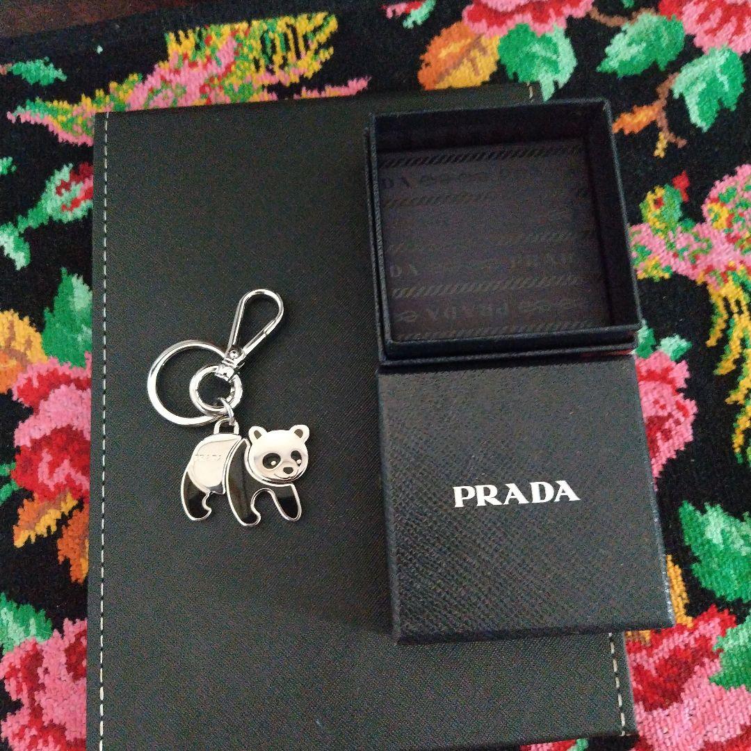 ★PRADA パンダキーホルダー シルバー