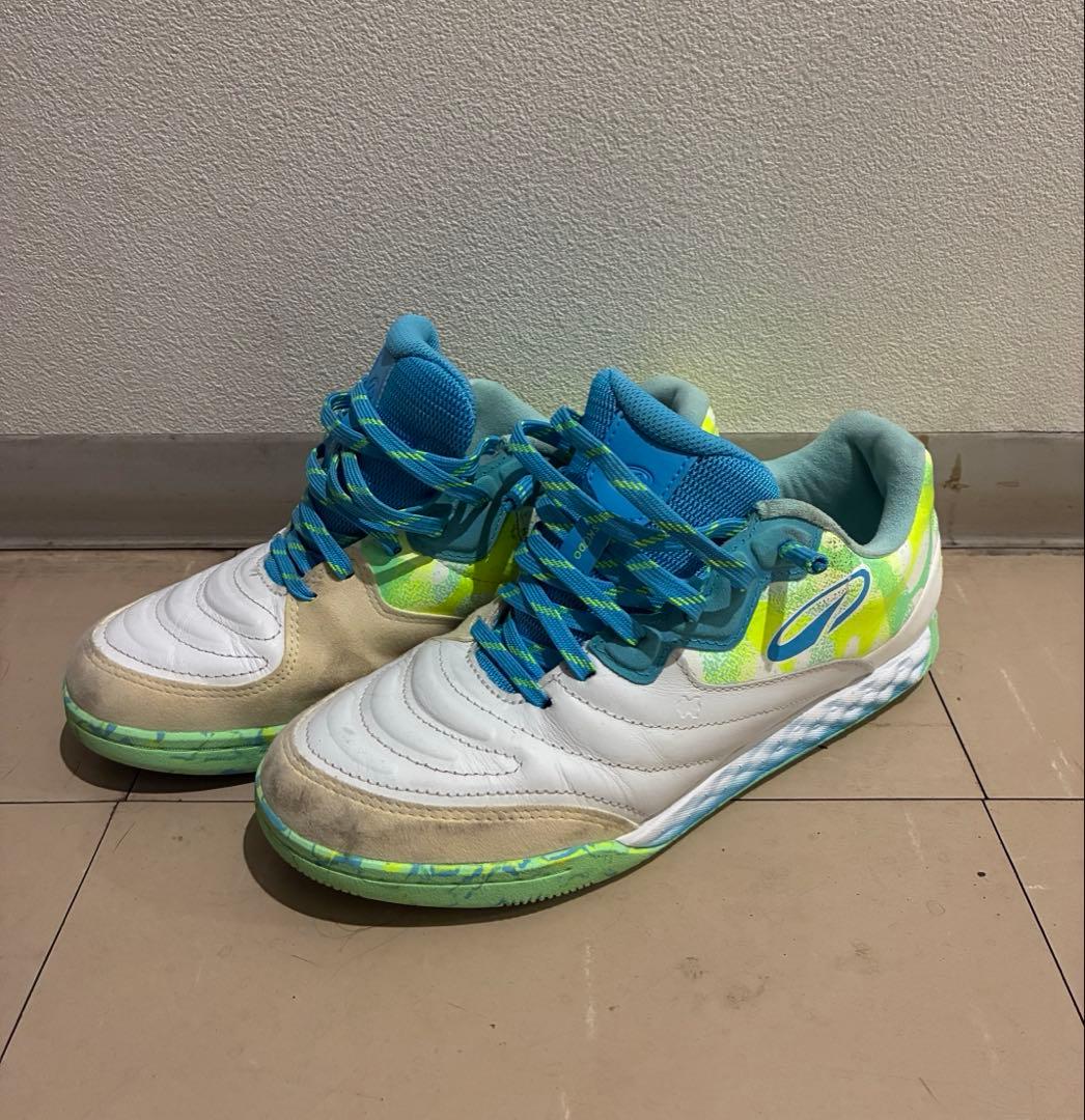 デカトロン フットサルシューズ