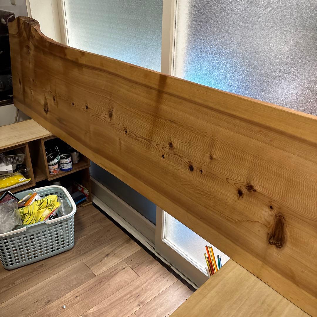 奈良　吉野産　杉の木　一枚板　テーブルの天板に