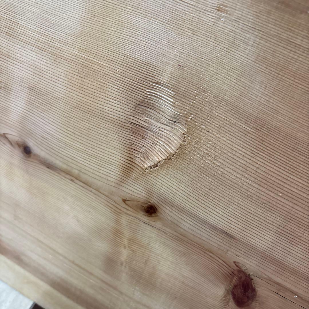 奈良　吉野産　杉の木　一枚板　テーブルの天板に