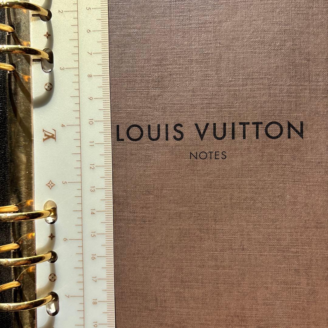 Louis Vuitton ブラック レザー ノート ノマド