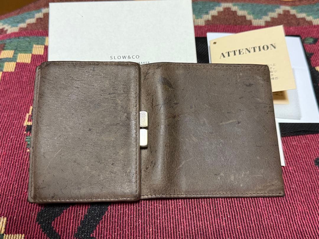 『最終値下げ』SLOW&CO 二つ折り財布 がま口　クーズー