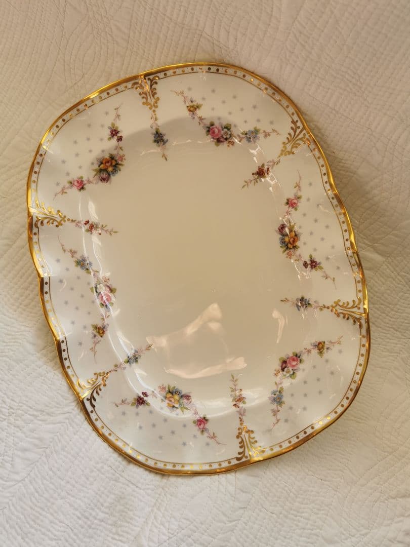 ロイヤルアントワネット 37㎝ラージオーバルプレート 薔薇ガーランド英王室御用達