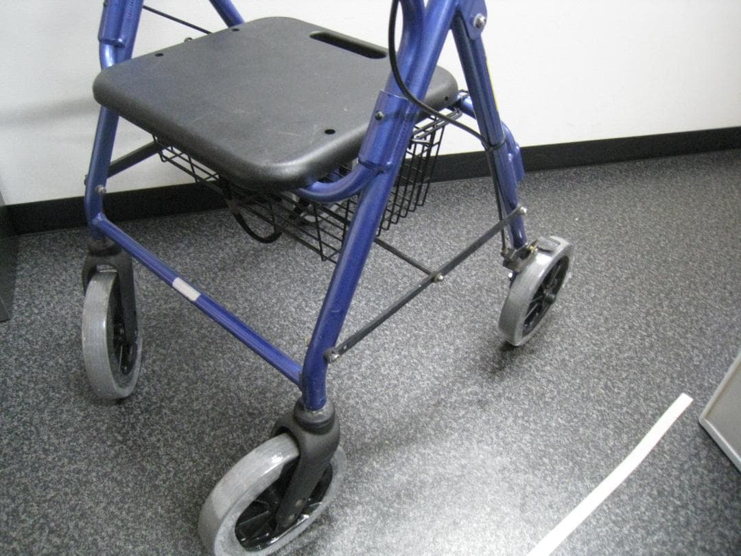 ハッピーⅡ NB 竹虎 歩行器 介護用品 ブルーメタリック バスケット付き