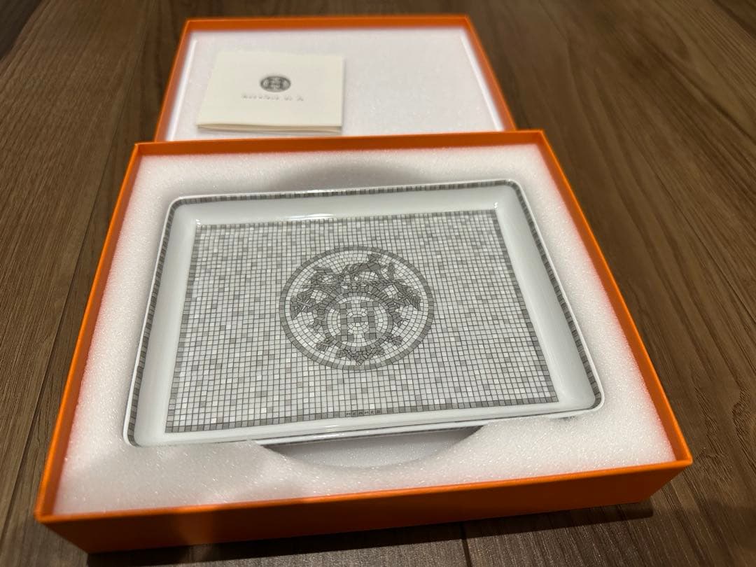 HERMES モザイクヴァンキャトルプラチナコレクション　寿司
