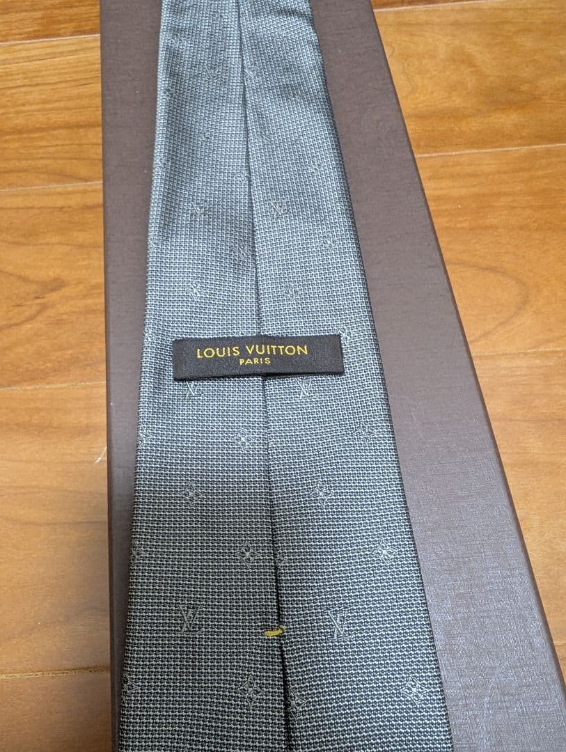 RYO【美品】ルイヴィトン イタリア製 モノグラム ネクタイ グレー肉厚