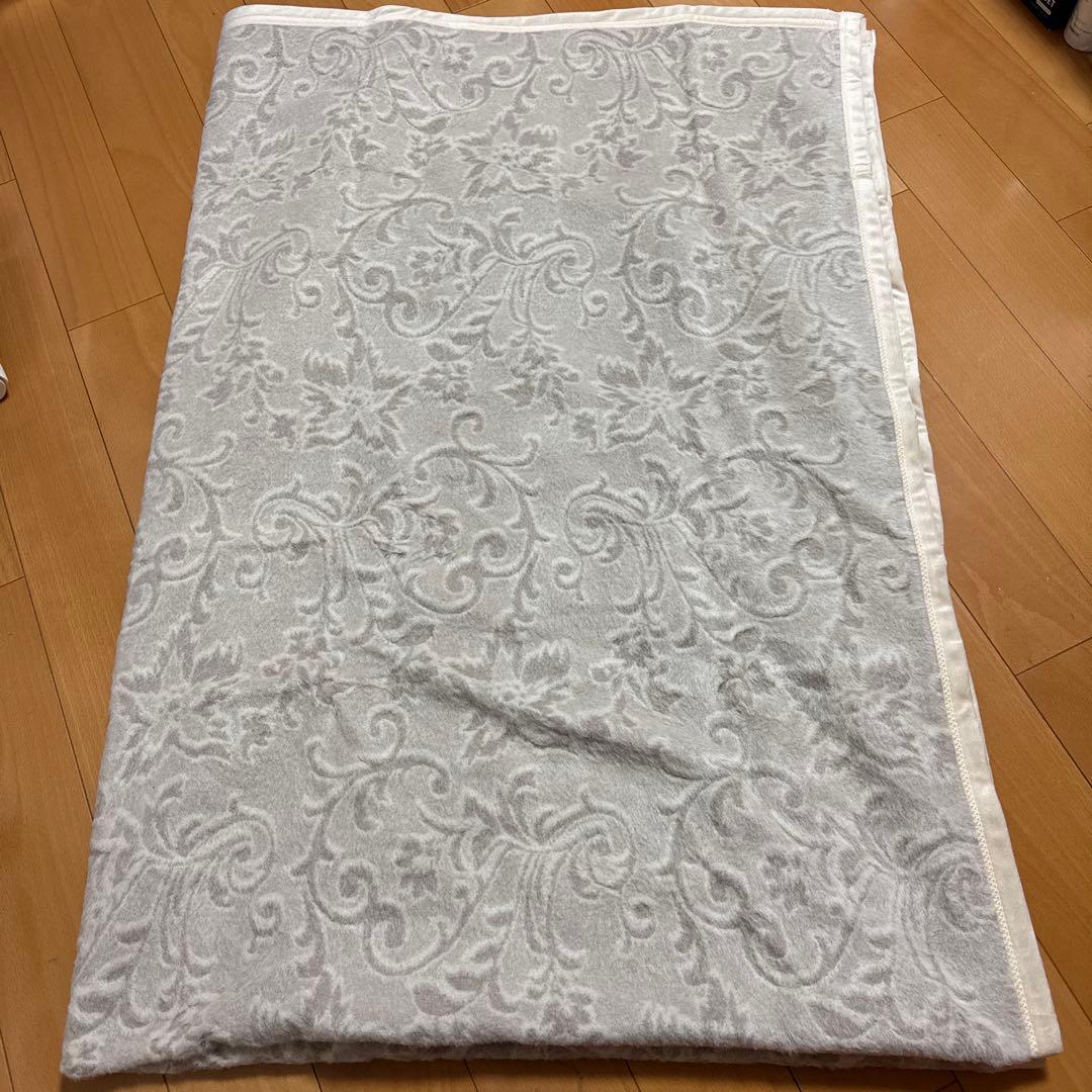 ミラ・ショーン　シルク混毛布 140cm x 200cm