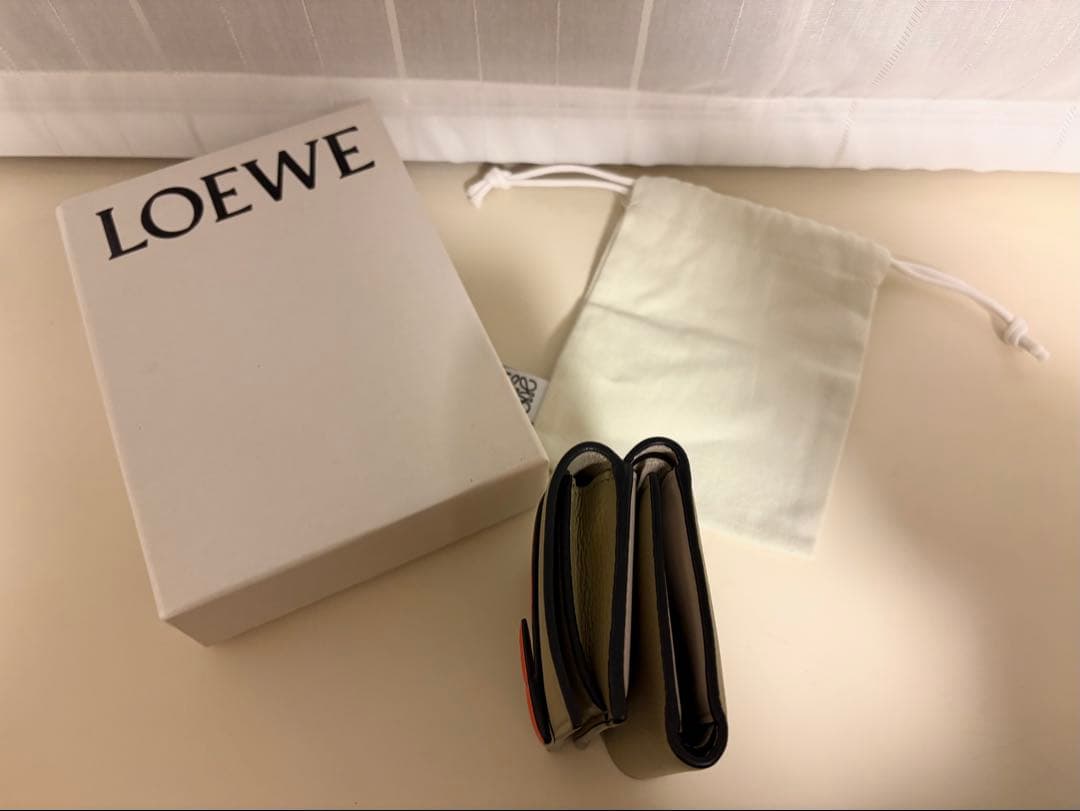 【値下げ中】LOEWE 三つ折り財布