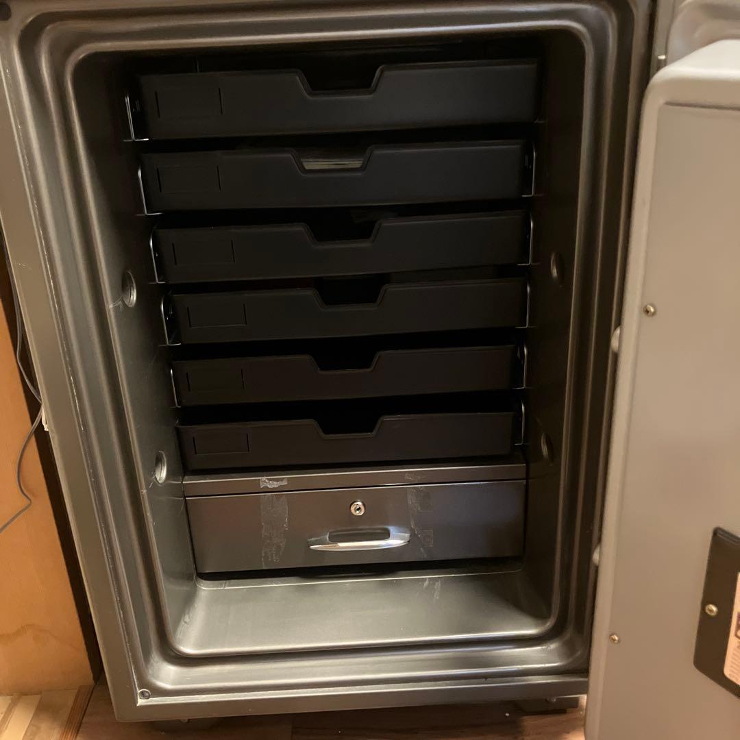 キング工業 マグネットロック式耐火金庫 KM-70