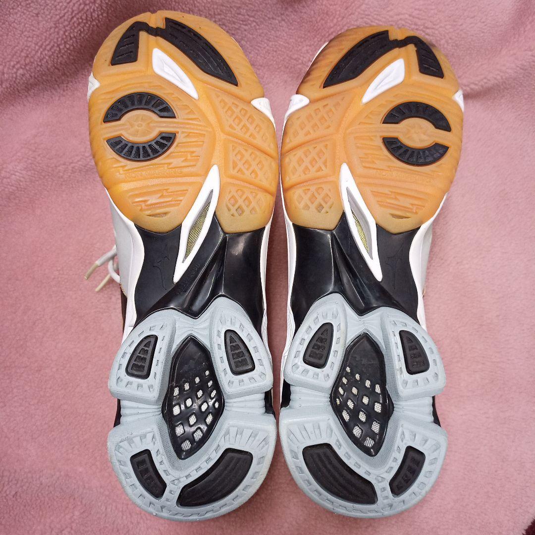 Mizuno ウェーブ ライトニング Z MID WAVE LIGHTNING