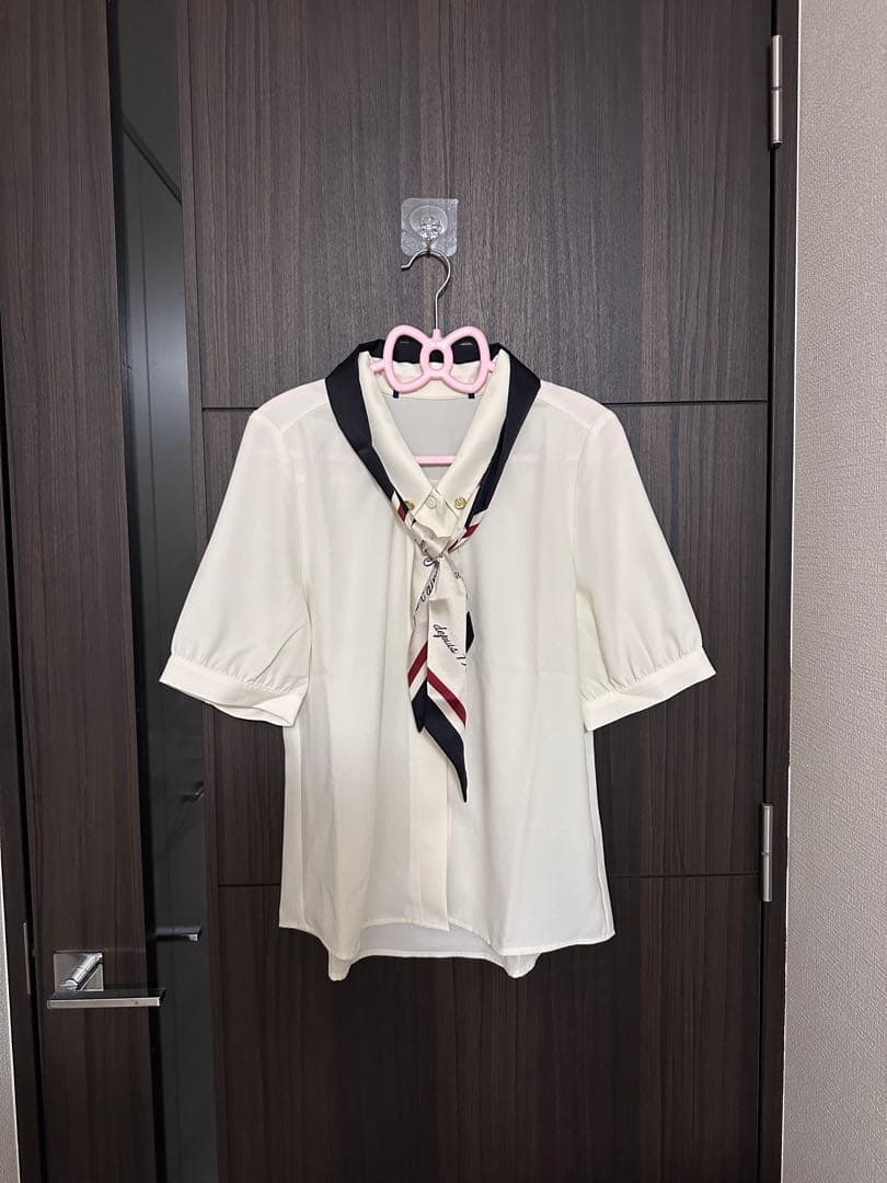 ロゴラインスカーフ付き5分袖シャツ/an another angelus