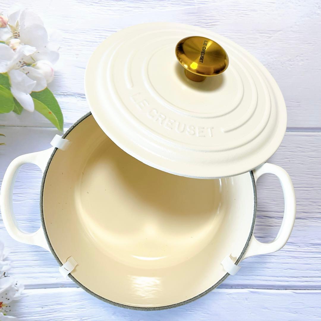 ♡ルクルーゼ　ココットロンド コットン　ゴールドつまみ　18cm 両手鍋　新品