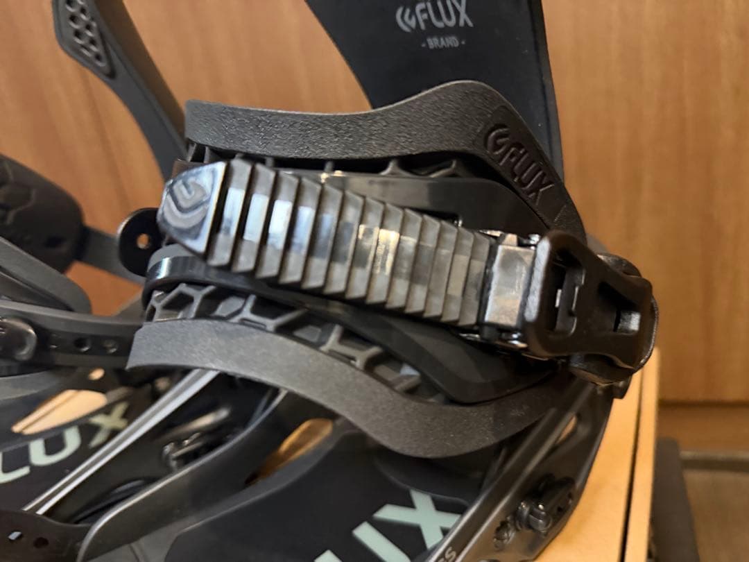 FLUX DS ビンディング M メタリックブラック