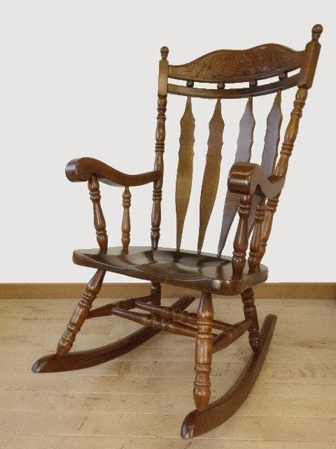 木製　ロッキングチェアー　彫刻入　再塗装済　ＵＳＥＤ