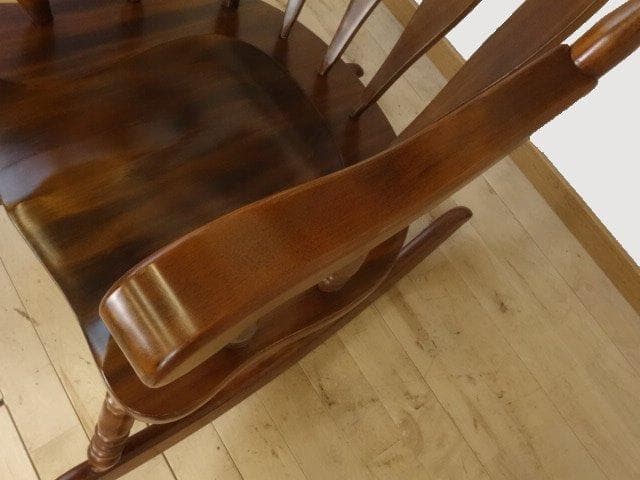 木製　ロッキングチェアー　彫刻入　再塗装済　ＵＳＥＤ