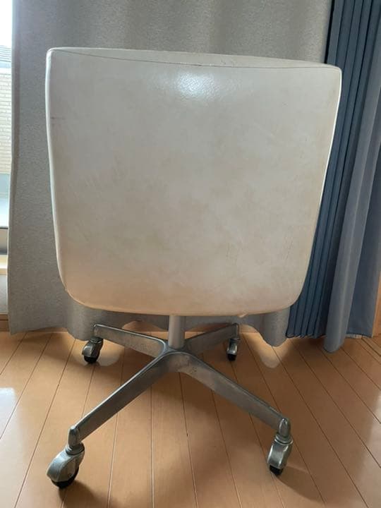 モモナチュラル　デスクチェア