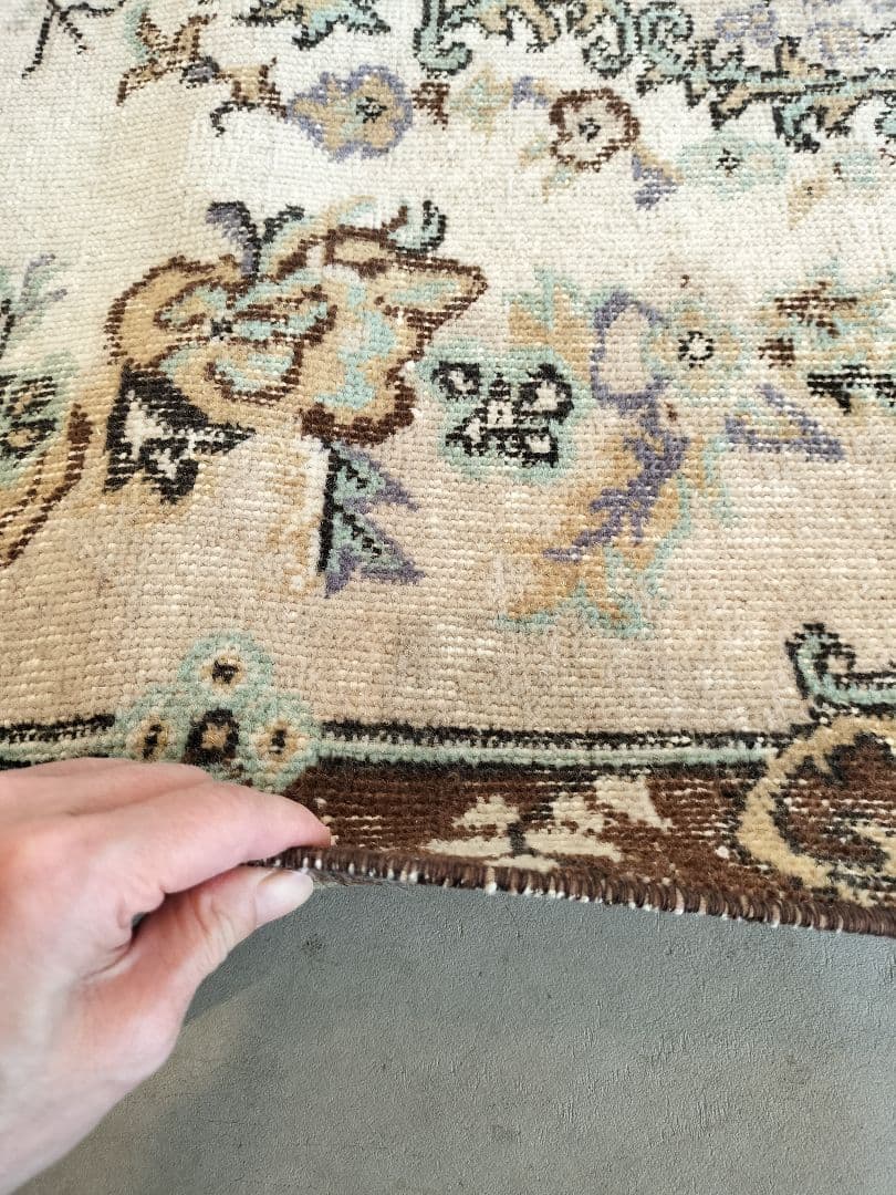 ベージュとブラウンにグレイッシュパープル　トルコラグ　石田ゆり子さんNo.719