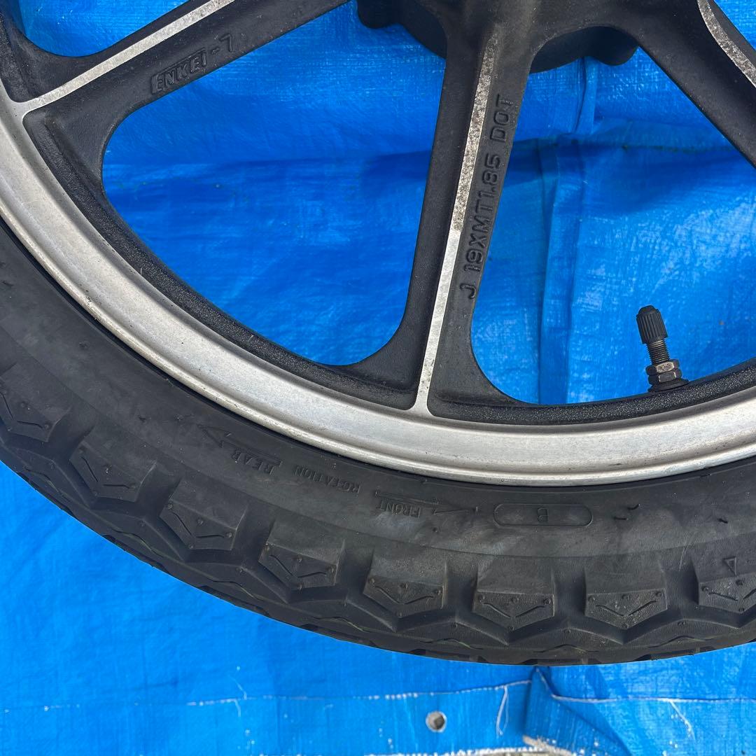 Kawasaki Z1000J タイヤ　フロントホイール