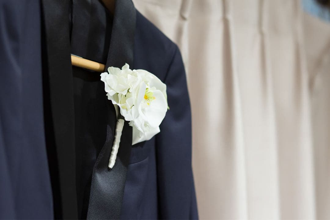 スイートピーと胡蝶蘭のブーケ【ブートニア付】