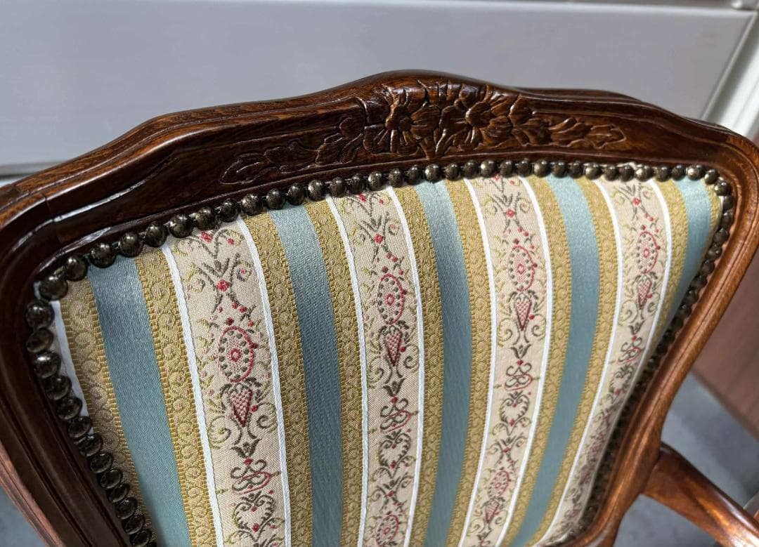 みーちゃんイタリア製 クラシックな緑とクリームストライプ 2脚椅子55cm