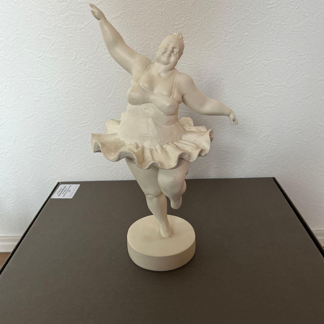 茶々【送料込み】ふくよかバレリーナ　オブジェ