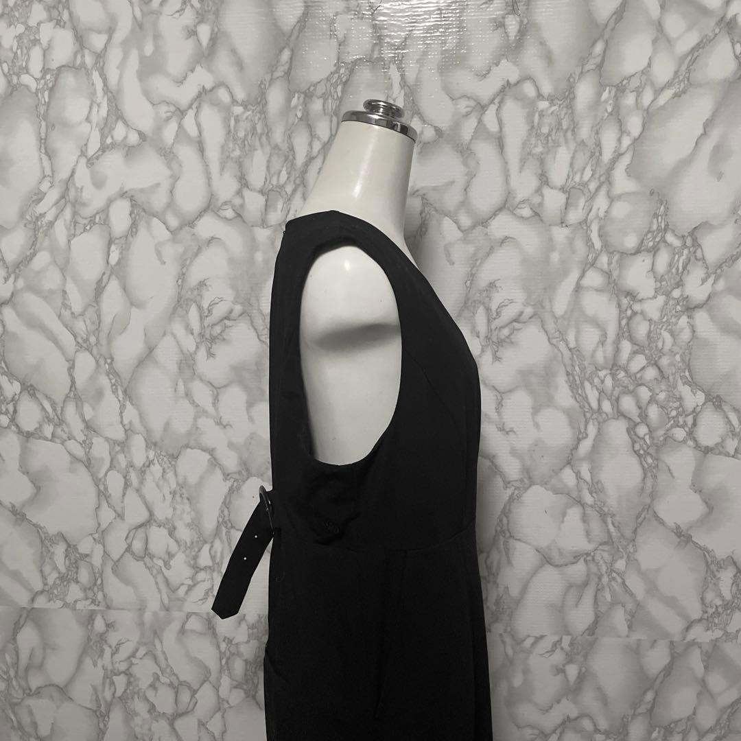 美品　Tnewties デザインサロペット　オールインワン　刺繍ロゴバックベルト