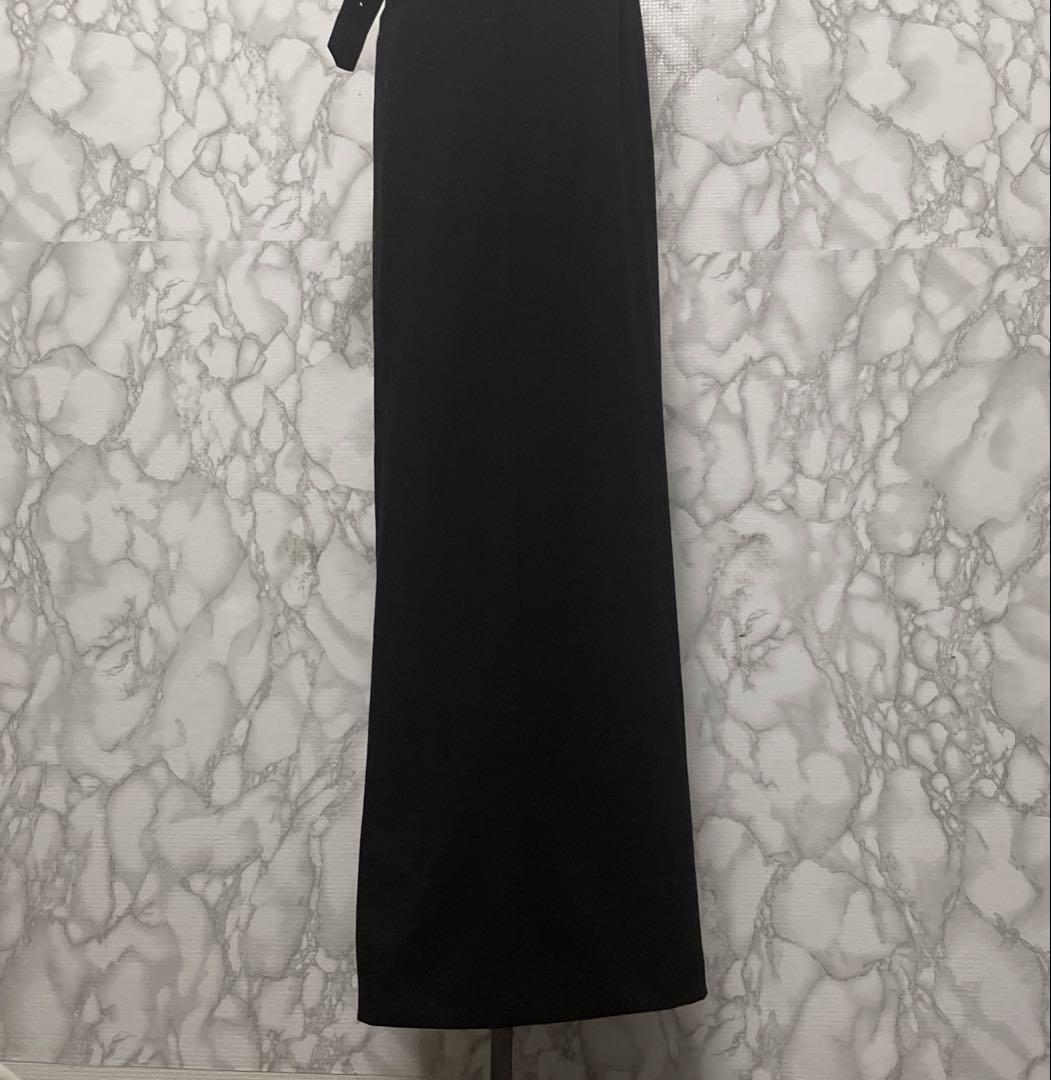 美品　Tnewties デザインサロペット　オールインワン　刺繍ロゴバックベルト