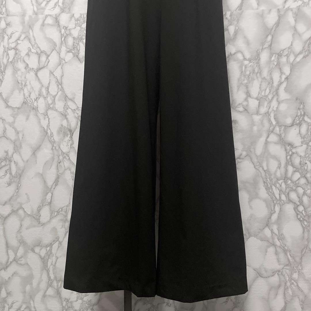 美品　Tnewties デザインサロペット　オールインワン　刺繍ロゴバックベルト