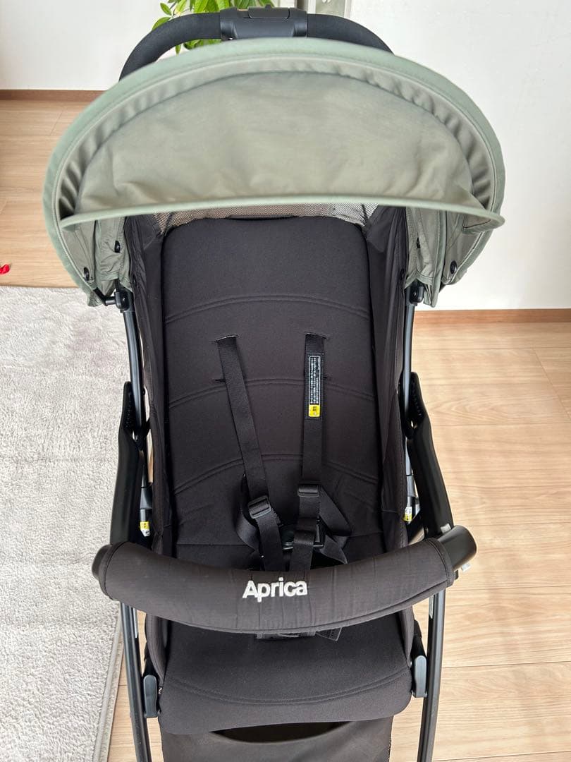 Aprica マジカルエアー　カーキ　B型ベビーカー