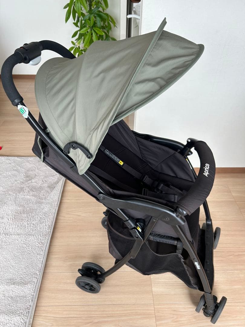 Aprica マジカルエアー　カーキ　B型ベビーカー